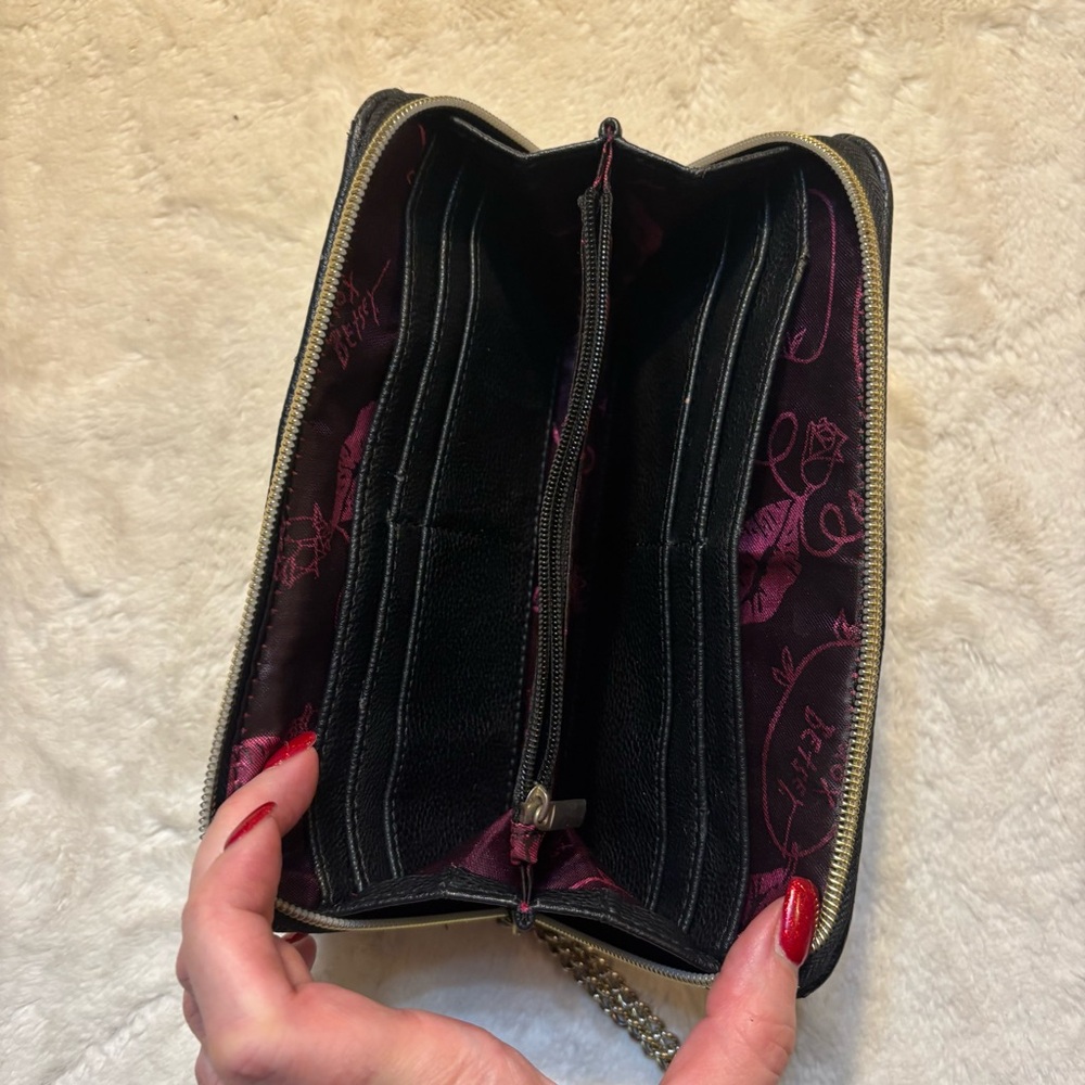 Betsey Johnson Wallet Black Cream Striped Wristlet Faux Leather Ziparound FLAWS - Picture 12 of 16